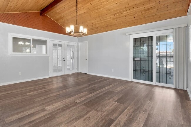 Building Photo - 10231 Empress Ave