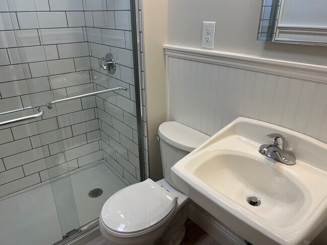 Foto del edificio - 104 Pleasant St