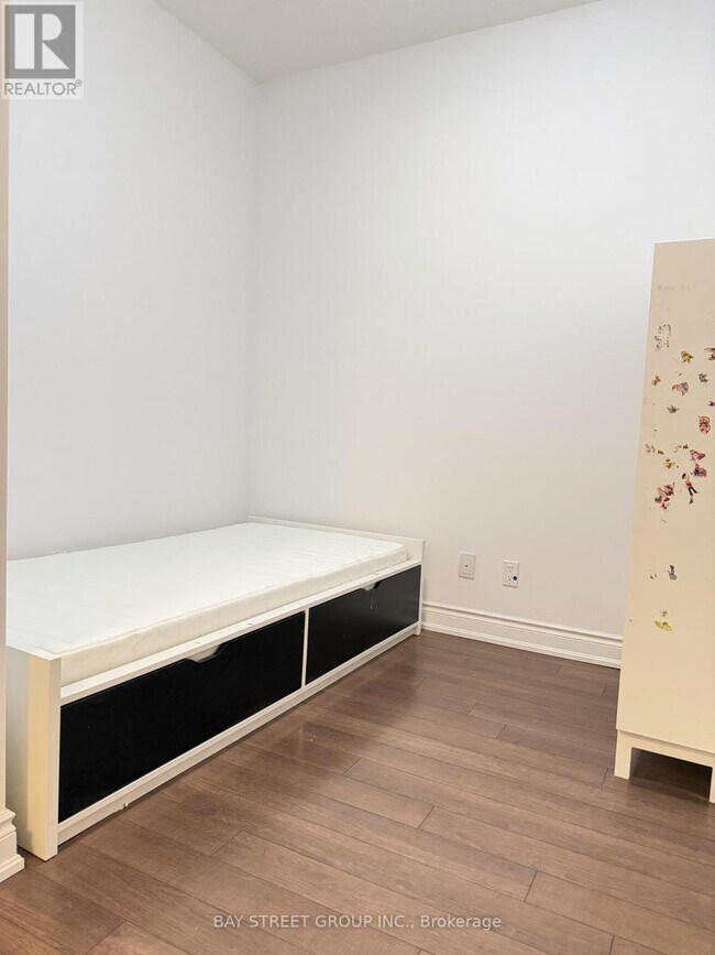 Building Photo - 38 Cedarland Dr