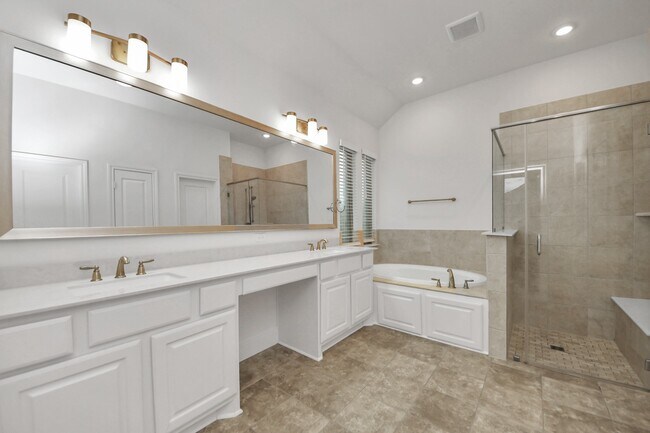 Building Photo - 14807 Providence Manor Way