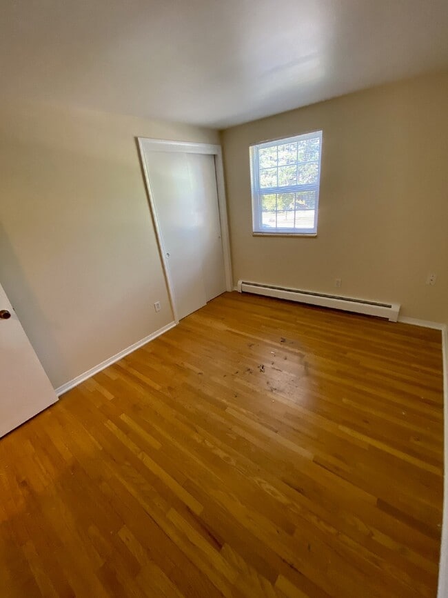 Foto del edificio - Don't miss out on this 5 bed 2.5 bath hous...