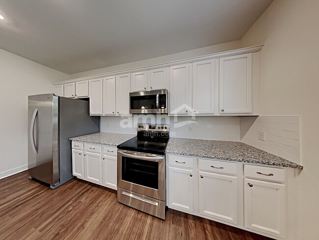 Foto del edificio - 2919 Throneberry Ln