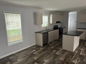 Building Photo - 7158 Sunnyside Dr