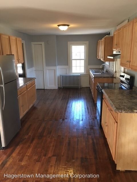 Building Photo - 17405 W Washington St