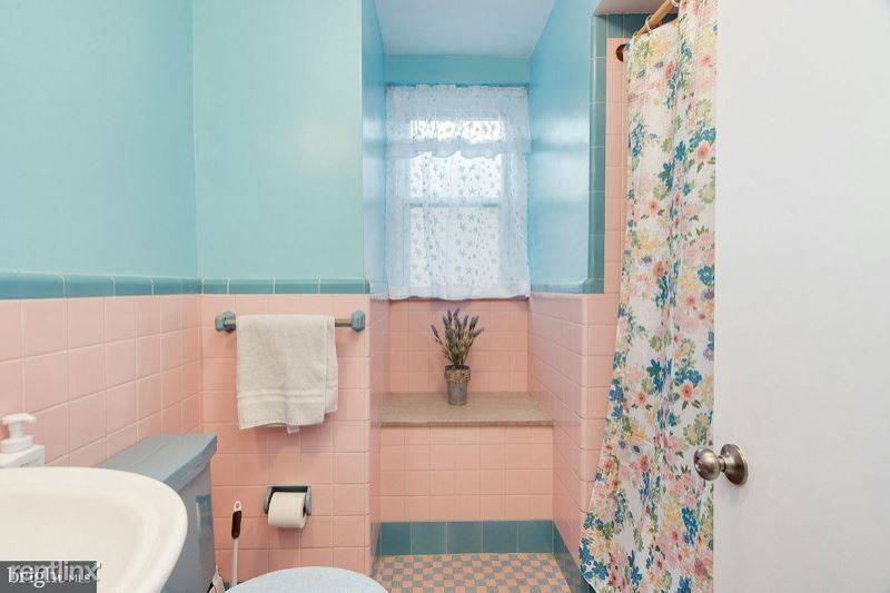 Primary Photo - 3 br, 1.5 bath House - 1840 Benson St