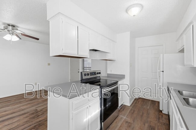 Building Photo - 222 Meador Ln