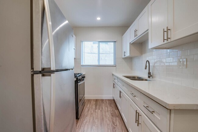 Foto del edificio - 4037 W 28th St