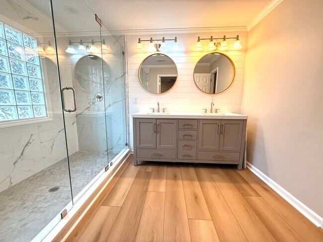 Foto del edificio - Charming 2BR House in Atlanta/ East Point