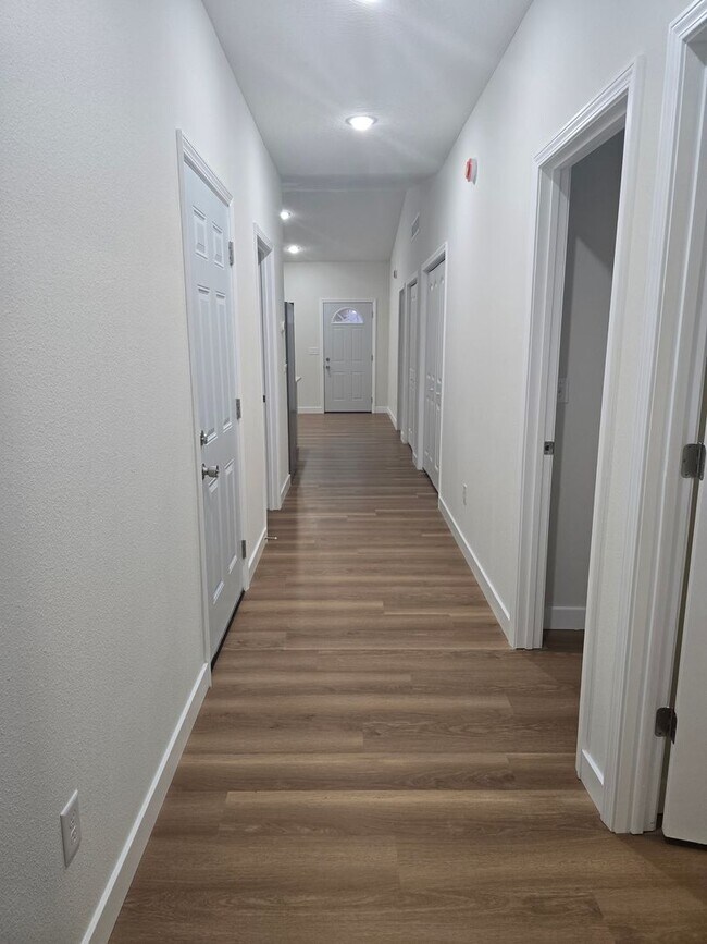 Building Photo - 3034-MF2-E5