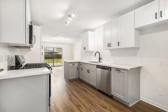 Building Photo - 1510 Tarberry Rd