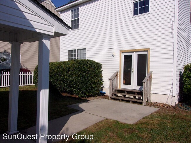 Building Photo - 3 br, 2.5 bath House - 19 Sassafras Street...