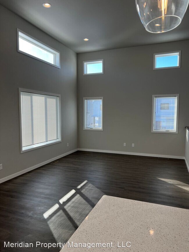 Building Photo - 3 br, 3 bath House - 4996 37th Ave S