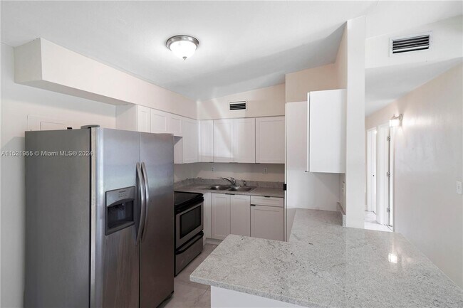 Foto del edificio - 4241 SW 39th St