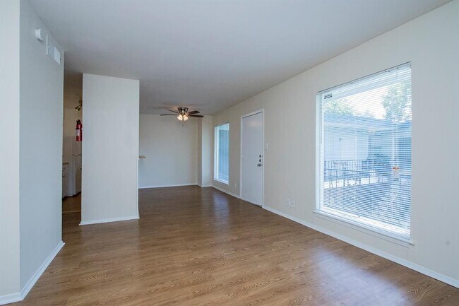 Foto del edificio - 1401 Kipling St