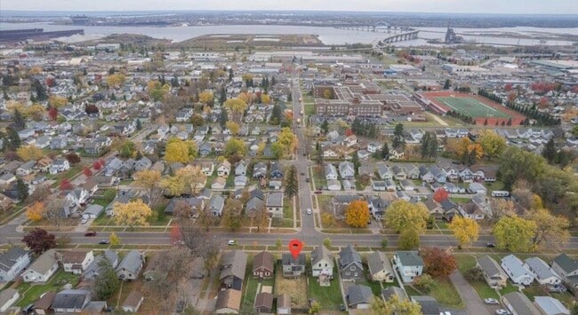 Foto del edificio - 4333 W 8th St