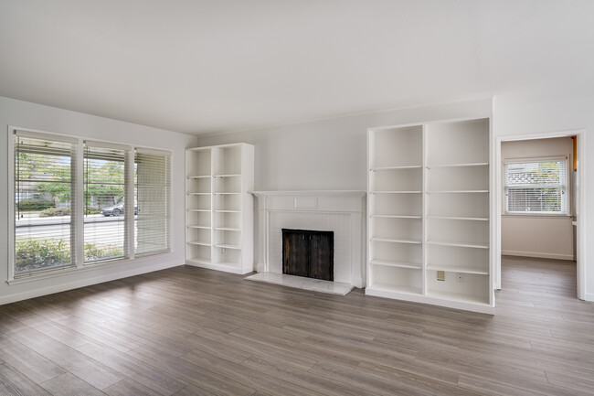 Building Photo - 3988 Sutherland Dr