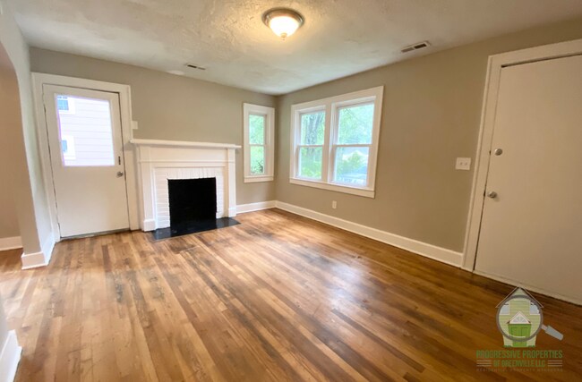 Building Photo - 29 Skyland Dr