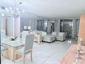 Building Photo - 2671 S Course Dr