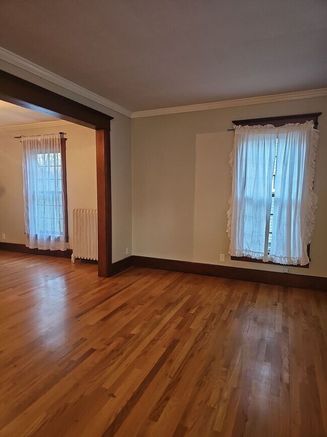 Foto del edificio - Four Bedroom Two Bath House
