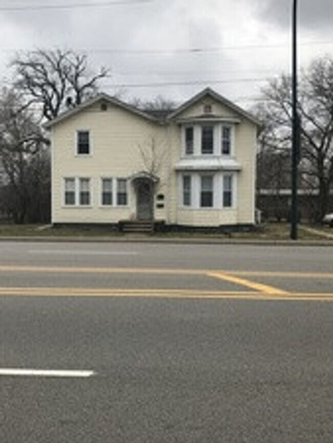 Building Photo - 1201 S State St