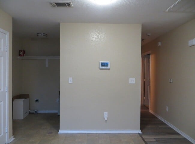 Building Photo - This home is waiting for YOU!