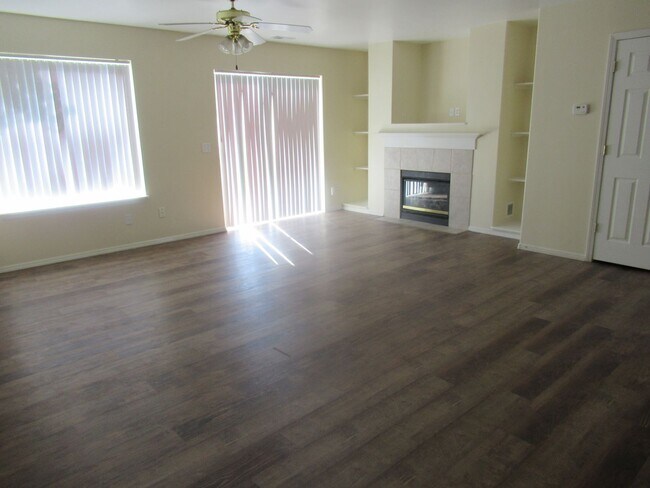 Foto del edificio - Townhome in CDA!