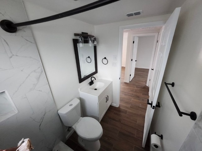 Building Photo - 17 S Columbus St