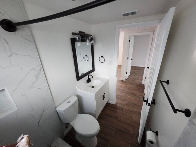 Foto del edificio - 17 S Columbus St