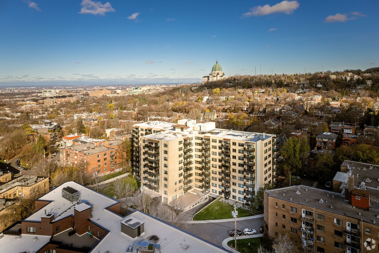 Chateau Bonavista Apartments 4555 Bonavista Montréal, QC