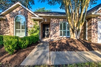 Building Photo - 15522 Valley Plum Ct