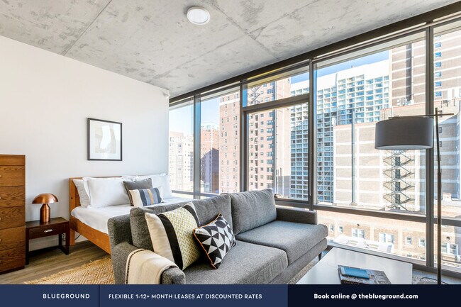 Foto del edificio - Four50, 450 W Belmont Ave