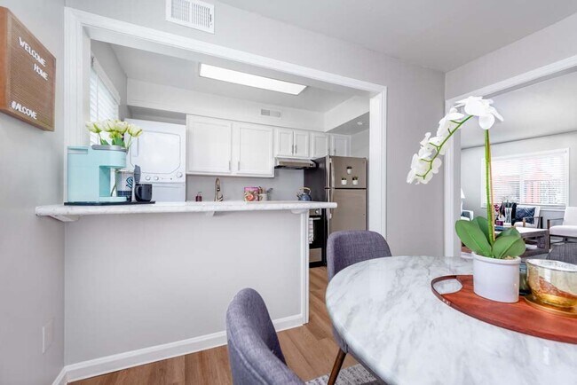 Foto del edificio - Alcove at Seahurst Apartment Homes