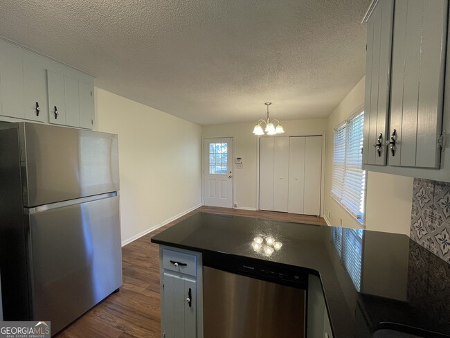 Building Photo - 130 Derby St