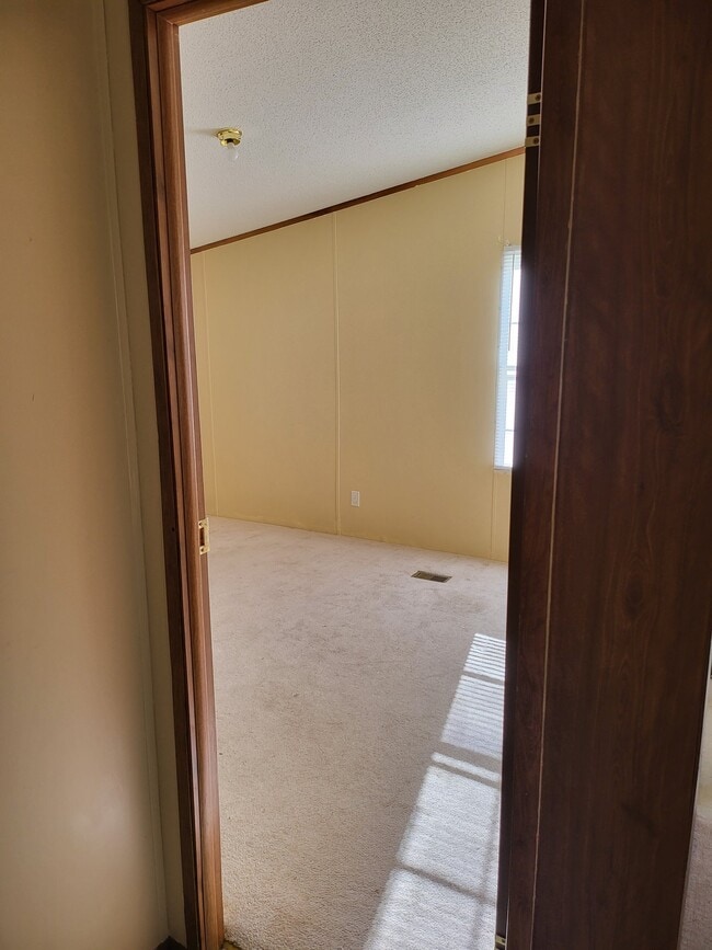 Building Photo - 320 Megan Run