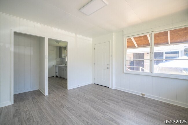 Foto del edificio - $1800 / 2BR – Approx - 2br/1ba/Tandem pkg ...