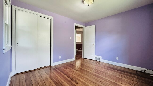 Bedroom 2 - 7 Oak St