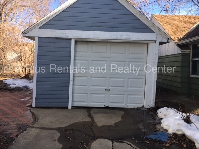 Primary Photo - 1408 S Grange Ave