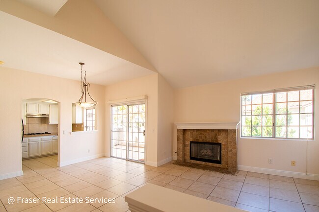 Building Photo - 1050 La Tortuga Dr