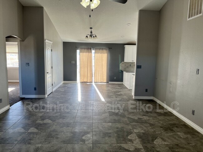 Foto del edificio - 758 Parkridge Pkwy