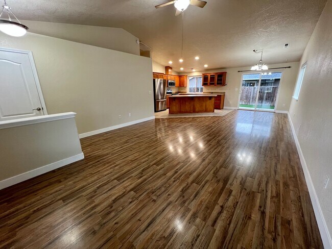Building Photo - 1218 Pheasant Wy