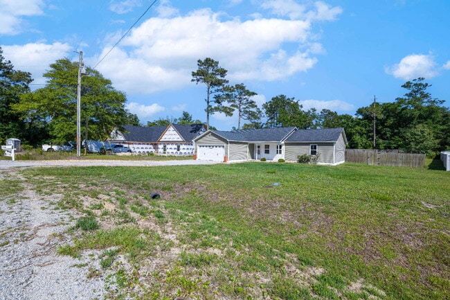 Building Photo - Vista Cay