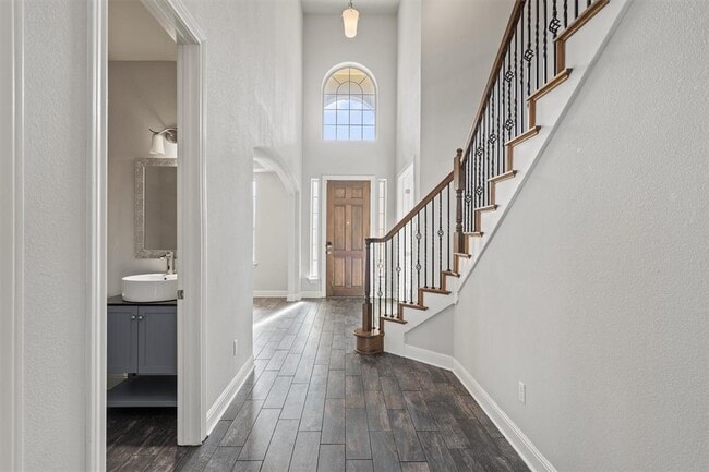 Building Photo - 2700 Mazaro Way