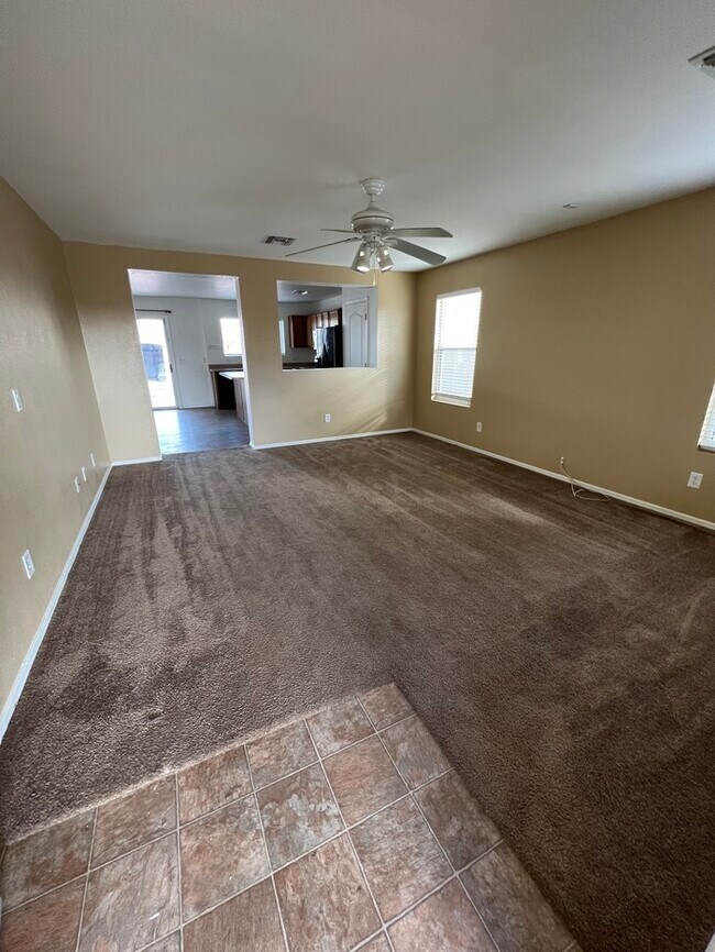 Building Photo - HOUSE FOR RENT