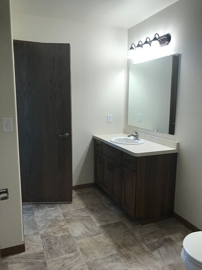 Foto del edificio - 3 Bed 2. Bath Single Family Home