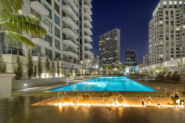 Foto del edificio - 550 Front St