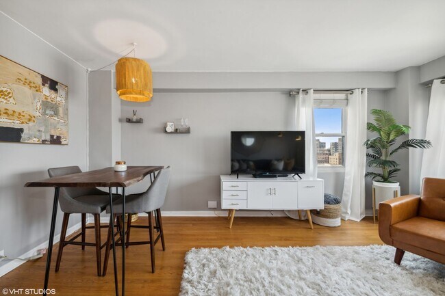 Foto del edificio - 3309 N Sheridan Rd