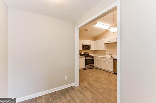 Foto del edificio - 738 Stonebridge Crescent