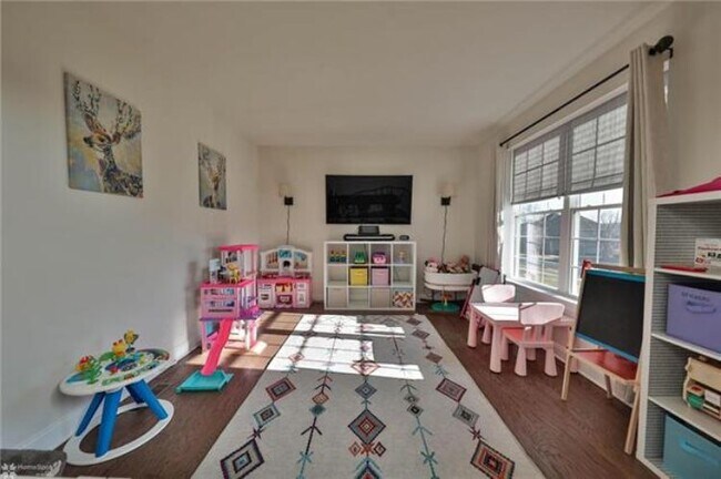 Foto del edificio - 7 Creek View Ct