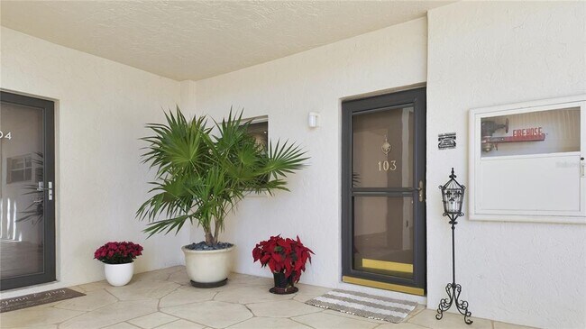 Foto del edificio - 1355 S Portofino Dr