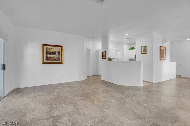 Building Photo - 2050 W Warm Springs Rd